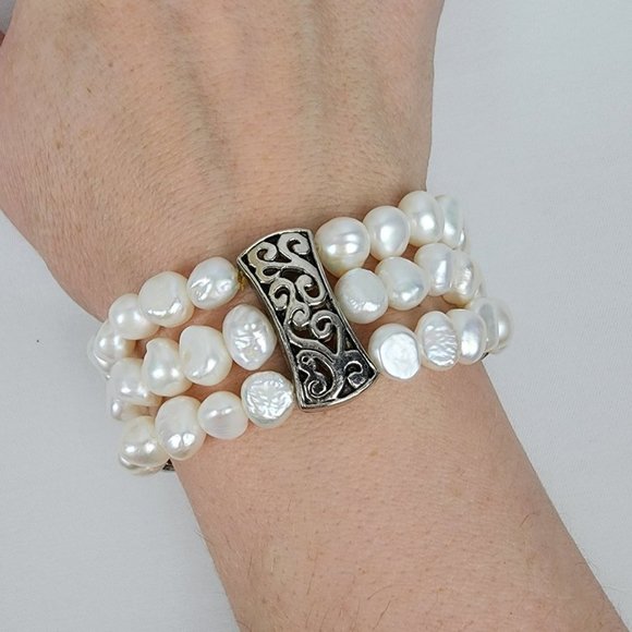 Jewelry - WHITE Faux Pearl Filigree Silver Stretch Bracelet